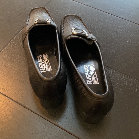 Salvatore Ferragamo Womens Loafers. Black with Silver Tone Logo Detail. 8.5 - Picture 3 of 10